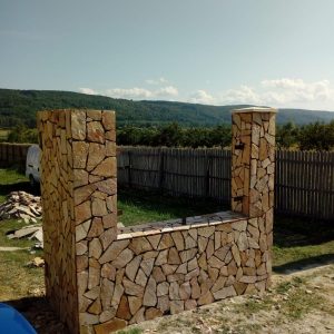 Alternative view of Piatra Poligonala Bej Auriu