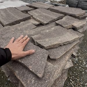 Alternative view of Piatra Poligonala Porfido Rosu Italia