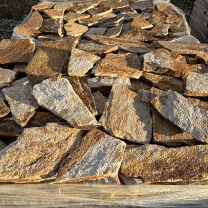 Alternative view of Piatra Poligonala Maro Rosiatic